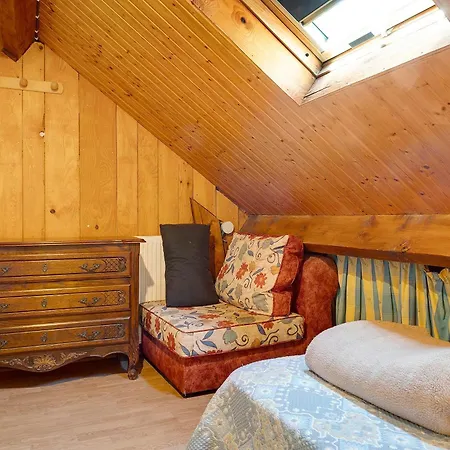Les Trois Maisons - Jaune Holiday home *